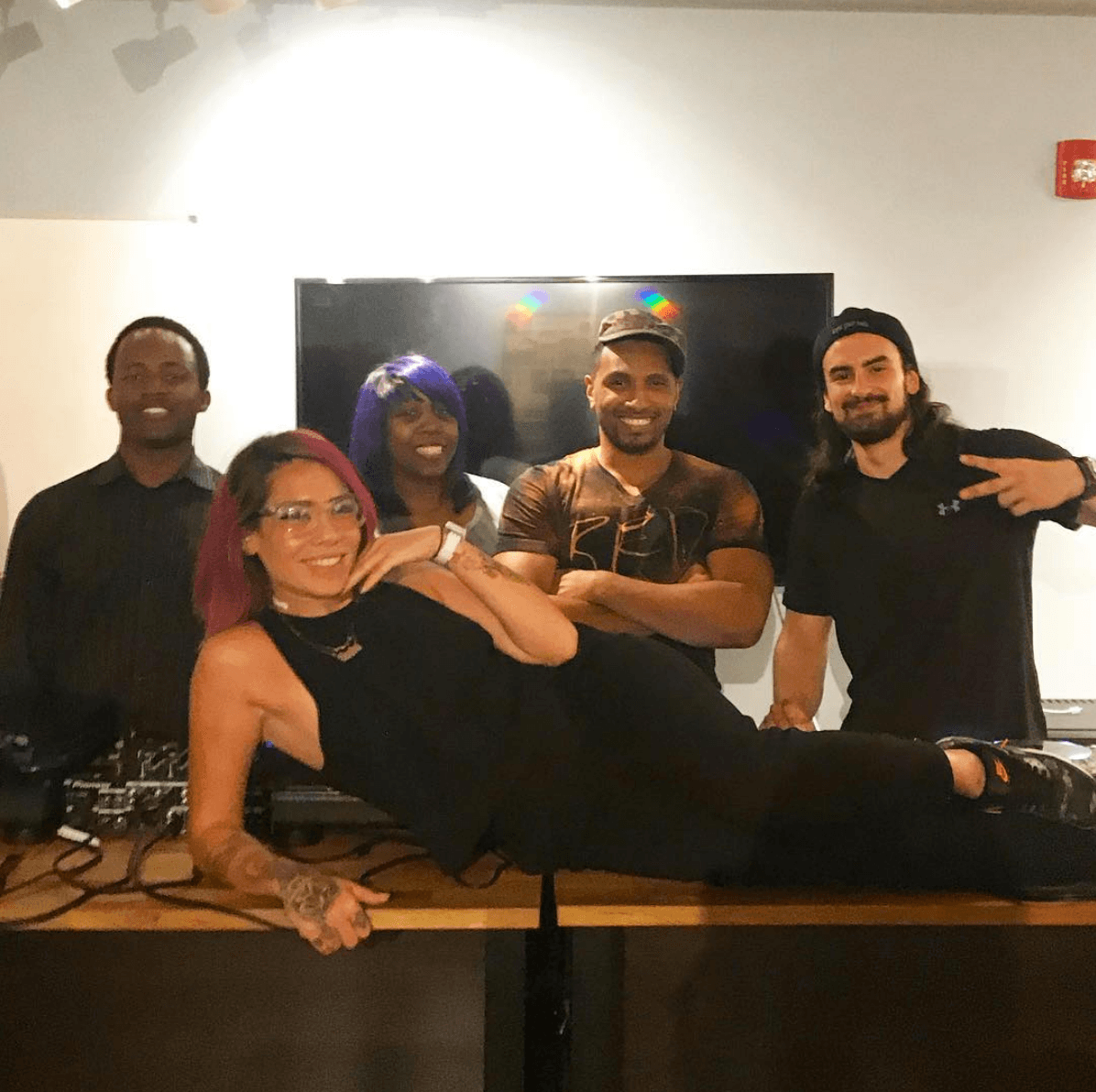 Linking W/ Jazzy Jeff, Graduates Step Up, Music + more - Scratch Round-Up October